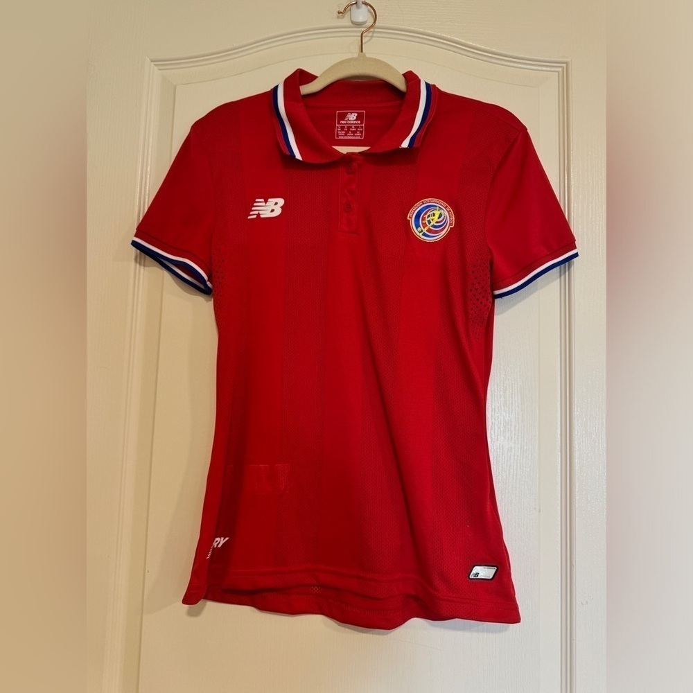 New Balance red Federacion Costarricense De Futbol polo​​​​​​​